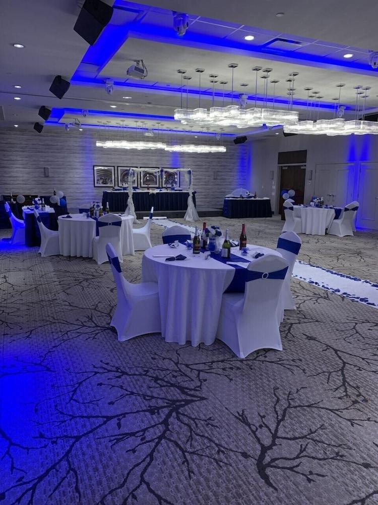 Hampton Inn & Suites Montreal-Dorval Ngoại thất bức ảnh