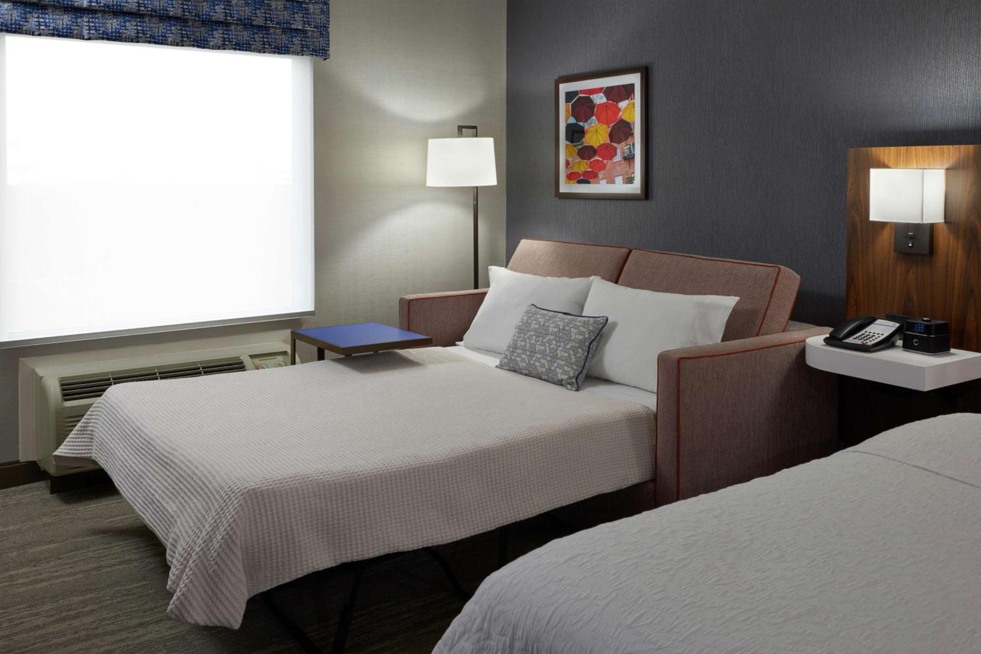Hampton Inn & Suites Montreal-Dorval Ngoại thất bức ảnh