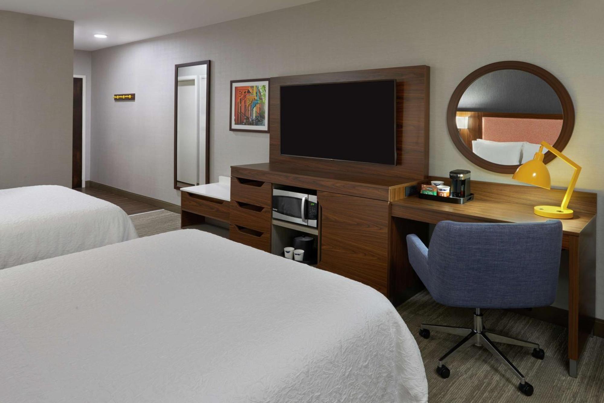 Hampton Inn & Suites Montreal-Dorval Ngoại thất bức ảnh