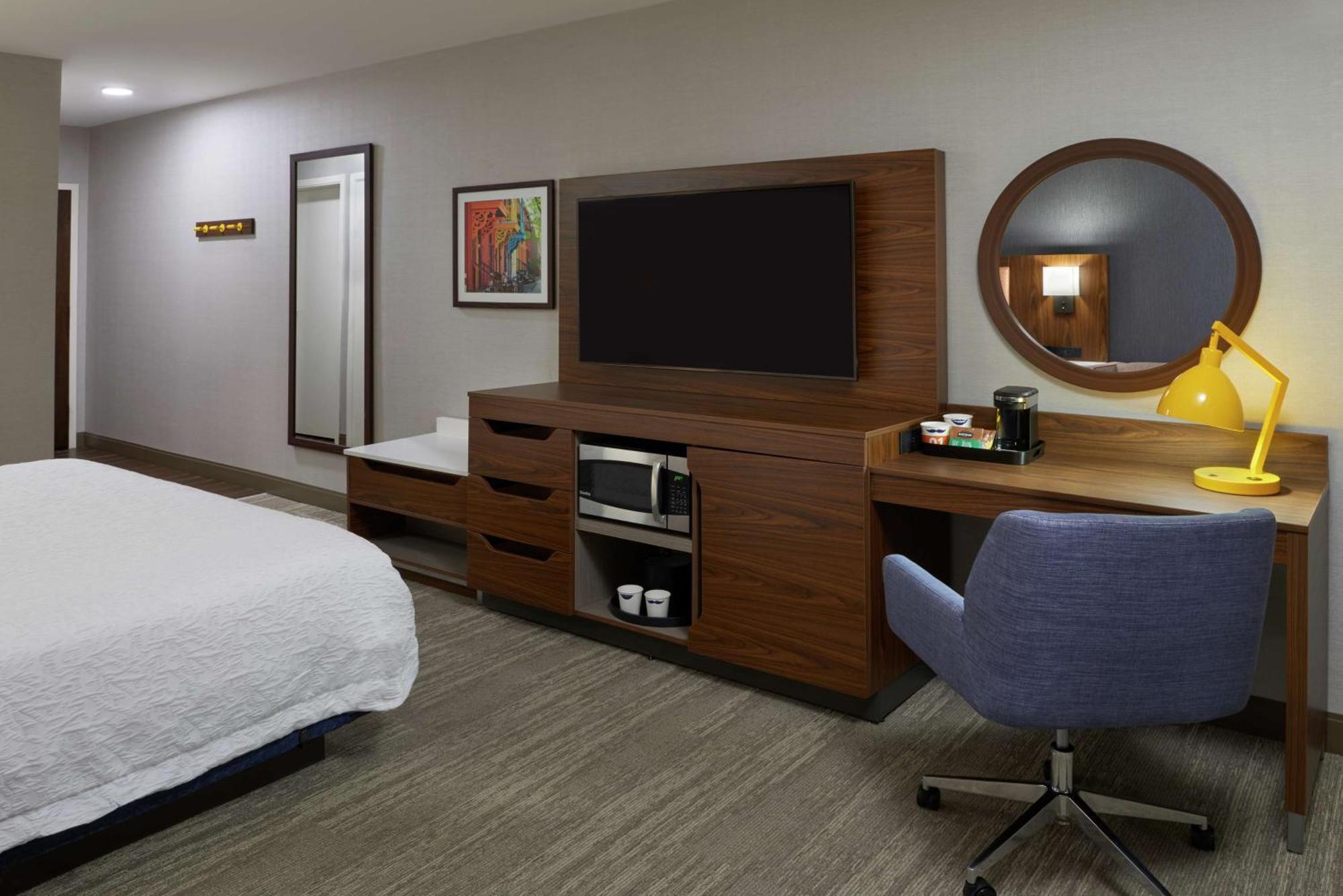 Hampton Inn & Suites Montreal-Dorval Ngoại thất bức ảnh