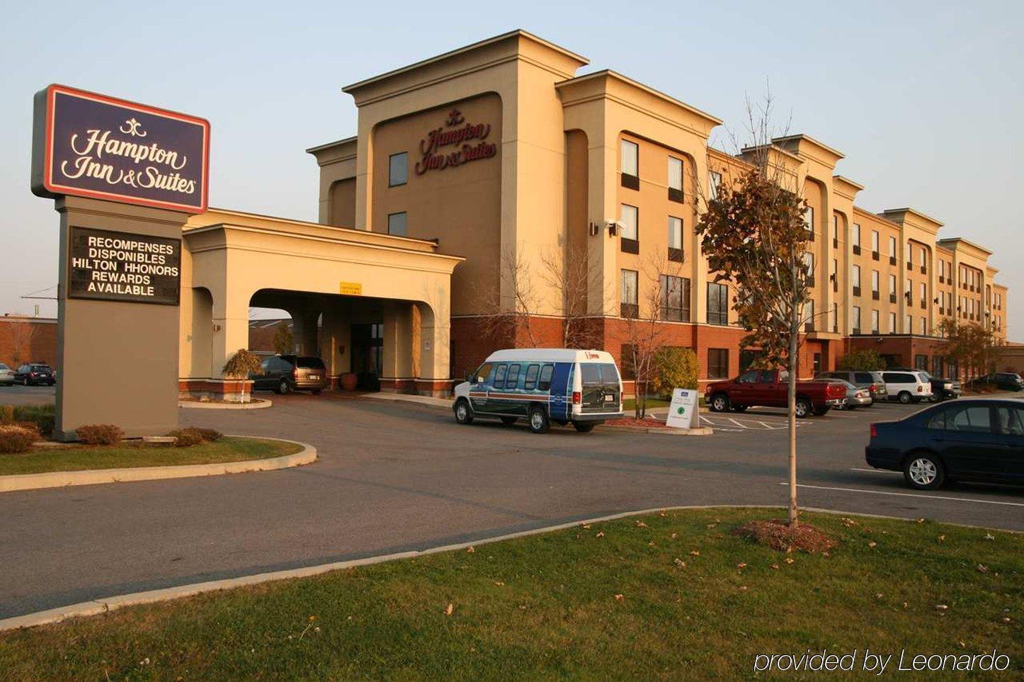 Hampton Inn & Suites Montreal-Dorval Ngoại thất bức ảnh