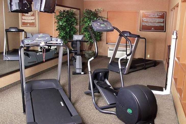 Hampton Inn & Suites Montreal-Dorval Ngoại thất bức ảnh