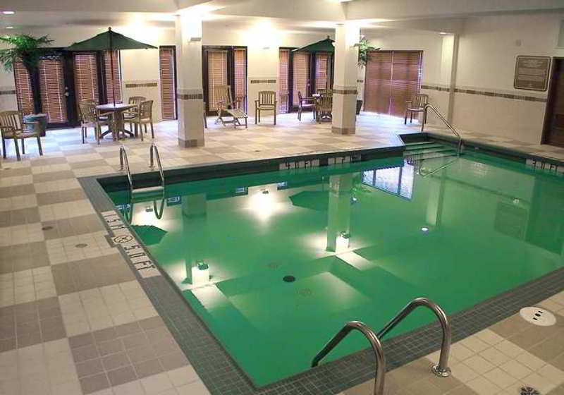 Hampton Inn & Suites Montreal-Dorval Ngoại thất bức ảnh