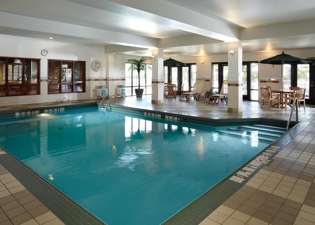 Hampton Inn & Suites Montreal-Dorval Ngoại thất bức ảnh