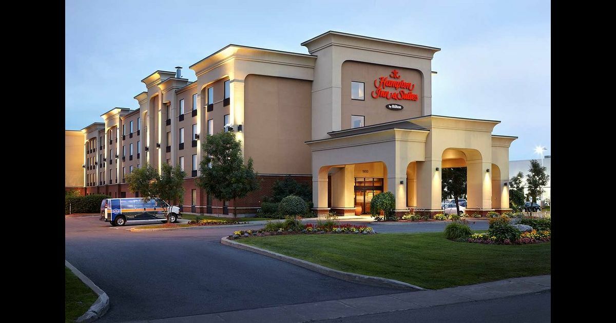 Hampton Inn & Suites Montreal-Dorval Ngoại thất bức ảnh